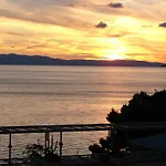 App Lux F Μακάρσκα