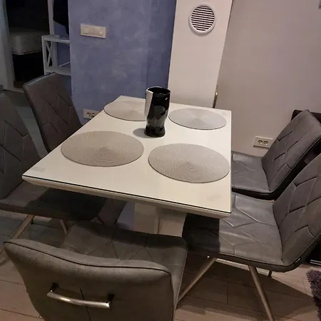 App Lux F 마카르스카