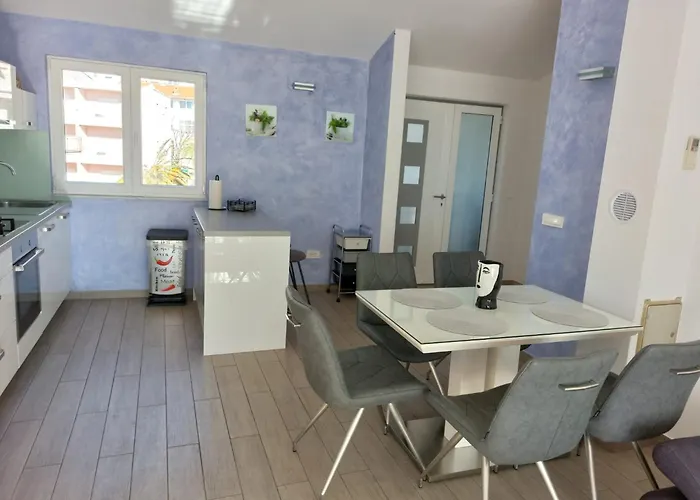 App Lux F Apartment Makarska